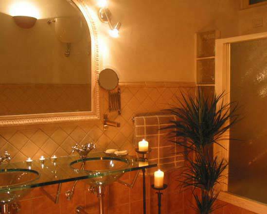 crystal double sink -master bathroom   - villa rental - Villetta Mimma Vittoria - Gioia Tauro - Calabria - Italy      