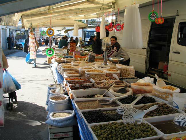 Market Monday's on Viale Don Struzo Gioia Tauro Calabria  - villa rental - Villetta Mimma Vittoria - Gioia Tauro - Calabria - Italy 