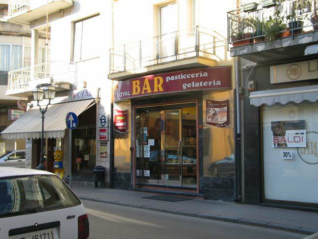 The best cafe in Gioia Tauro is just up the street from the villa - on Via Roma   - villa rental - Villetta Mimma Vittoria - Gioia Tauro - Calabria - Italy 