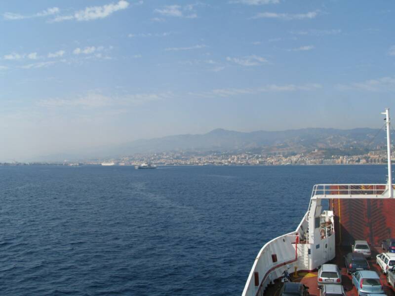 ferry boat from villa san giovanni to messina sicily - 45 min drive from villetta mimma vittoria