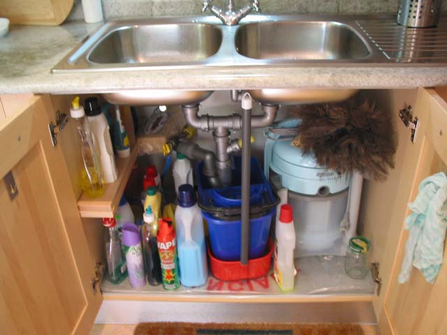 cleaning cupboard 'n vac  - villa rental - Villetta Mimma Vittoria - Gioia Tauro - Calabria - Italy