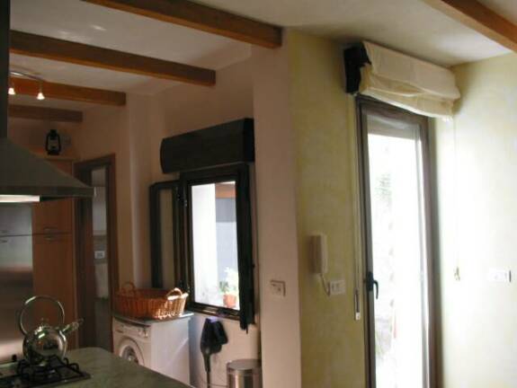 kitchen 'n exit door to vico  - villa rental - Villetta Mimma Vittoria - Gioia Tauro - Calabria - Italy