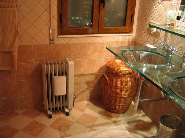 portable heater - to keep you cozy while conserving energy in the rest of the villa  - villa rental - Villetta Mimma Vittoria - Gioia Tauro - Calabria - Italy      