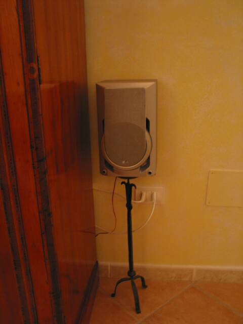 stereo speaker with stand